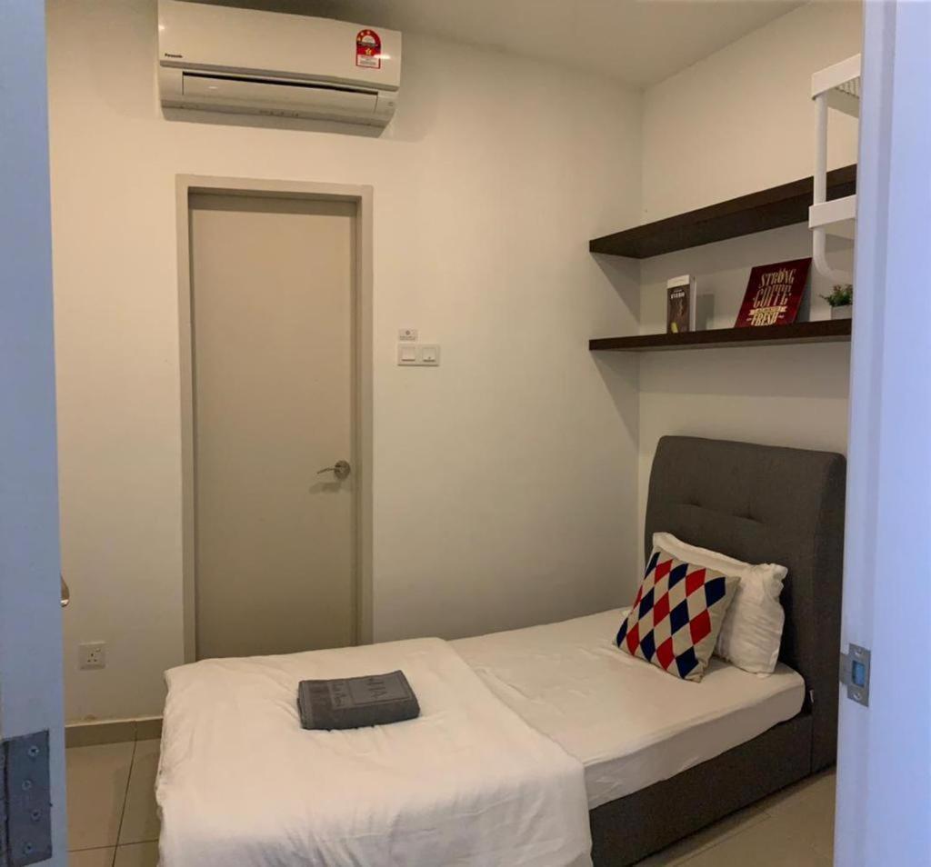 Host Assist Homestay By Ha I-City Шах Алам Екстериор снимка